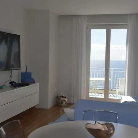Sea View Marina Piccola Apartment *